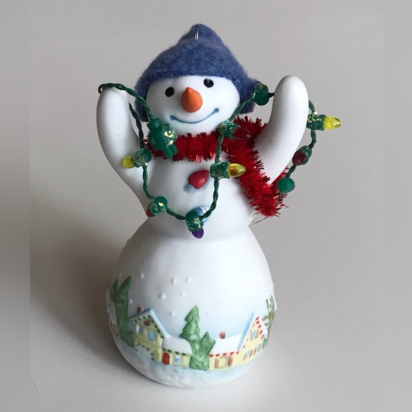 Hallmark Keepsake Louie D Lightly Snowtop Lodge Snowman Ornament 2008 - Picture 4 of 6